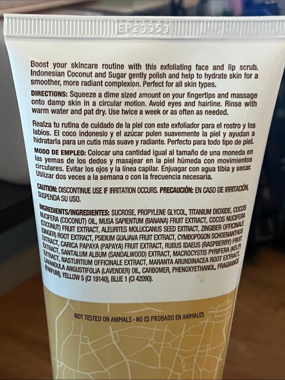 Indonesian Coconut Exfoliating Face Mask + Scrub — White & Tan